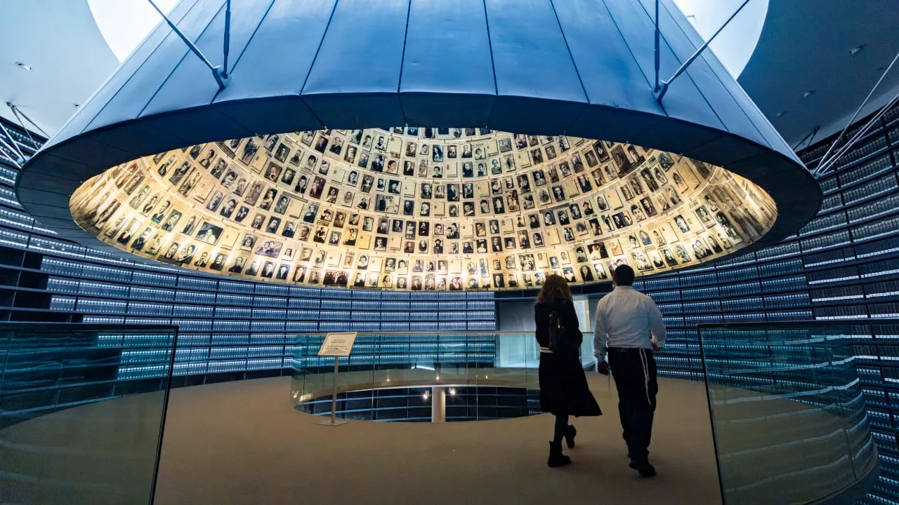 You are currently viewing Approximately 120 Holocaust survivors made aliyah during Gaza war, but numbers dropping