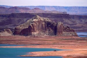 Read more about the article Water to surge into drought-depleted Lake Powell but at costs elsewhere