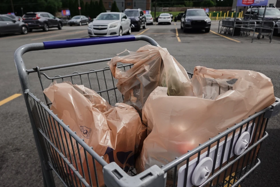 You are currently viewing Plastic bags don’t go in the recycling bin. What should you do instead?