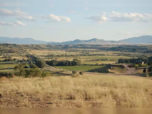 Read more about the article In 1863, a deadly US massacre killed hundreds of Native Americans. 160 years later, the Shoshone are restoring the site of the attack