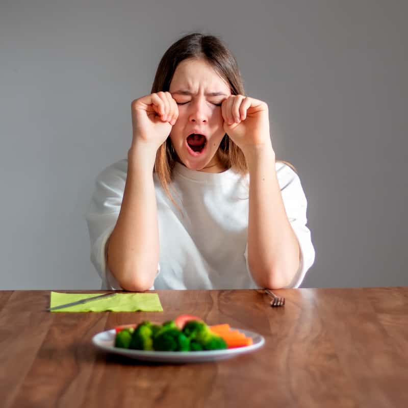You are currently viewing Why Some People Feel Tired After Eating