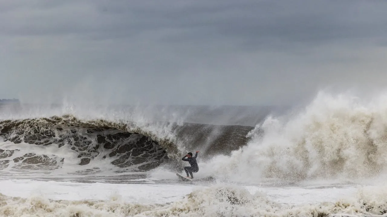 You are currently viewing Flooding, power outages, over 400 canceled flights across US Northeast due to nor’easter storm